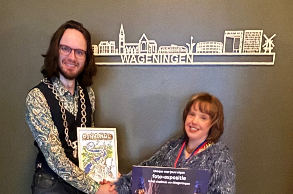 Syralene van Prooijen krijgt bijzondere Wageningse Waardering van Wethouder Bijleveld